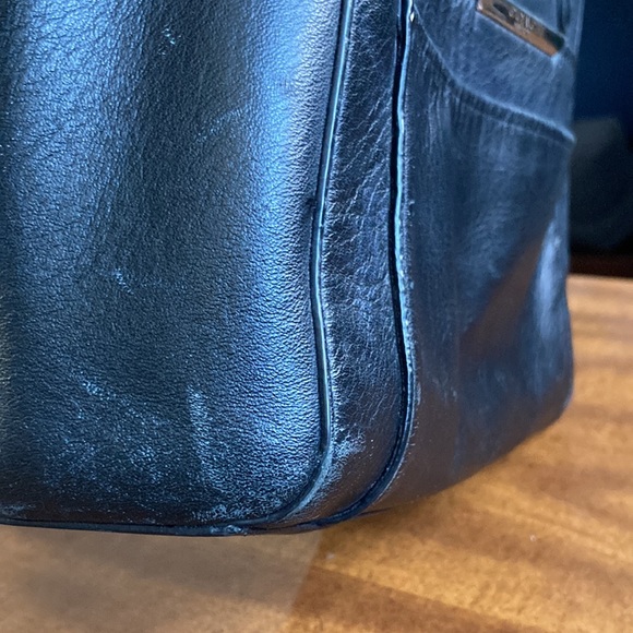 Authentic Coach Handbag. - Picture 9 of 11